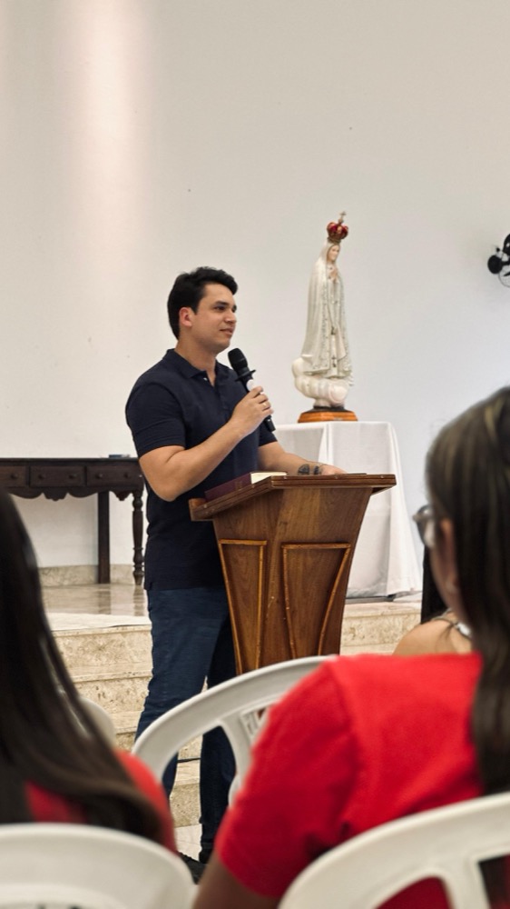 Matheus Chaves em apresentação