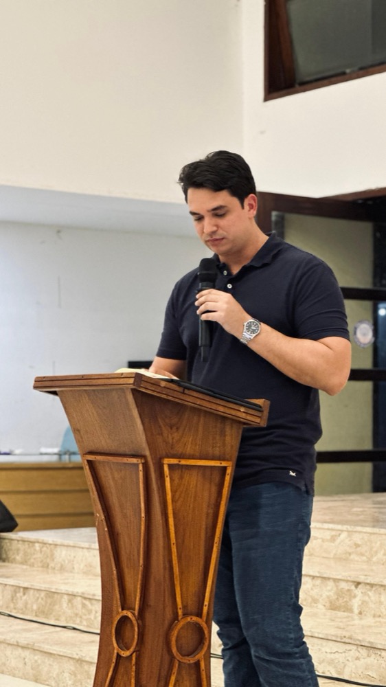 Matheus Chaves em apresentação